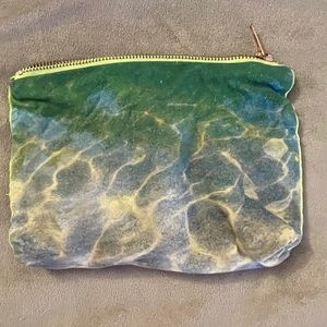Samudra x Aila love essential oil bag
